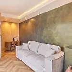 New Studio Eiffel Tower-Trocadero